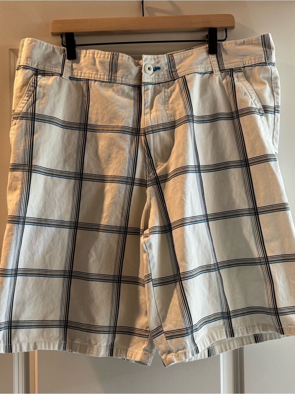 Ocean Pacific OP Plaid Shorts Men’s 42 White Blue Cotton Surf Beach Cargo Resort